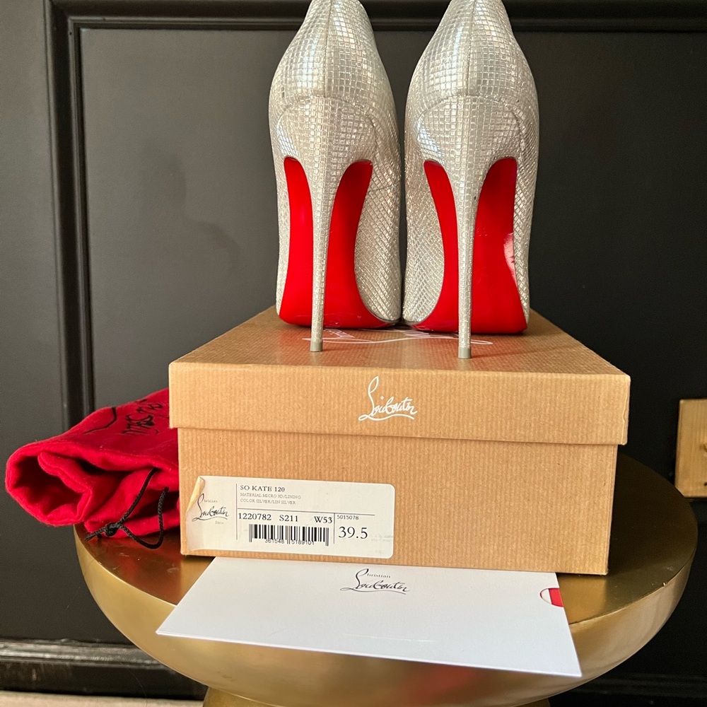 Christian Louboutin So Kate Heels